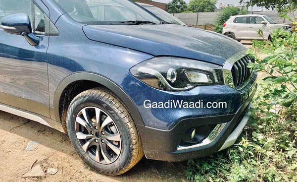 New Maruti S-Cross Spy Pics: नई मारुति एस-क्रॉस डीलर यार्ड में आई नजर जल्द होगी लॉन्च