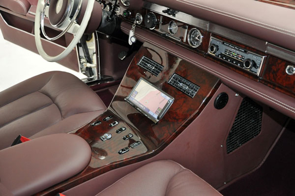 Mercedes Benz 600 Pullman Modified: मर्सिडीज-बेंज 600 पुलमैन लिमोसिन को किया गया माॅडिफाई, देखें
