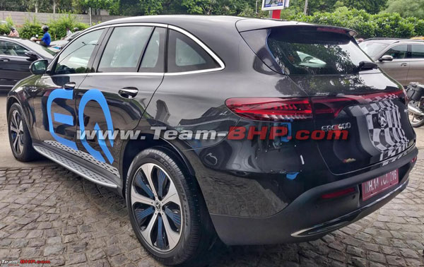 Mercedes EQC 400 Spotted At Dealership: मर्सिडीज ईक्यूसी 400 इलेक्ट्रिक एसयूवी डीलरशिप पर दिखी