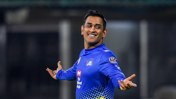 MS Dhoni’s Latest Car: धोनी ने अपने कलेक्शन में जोड़ी यह विंटेज कार, दिखने में लगती है बेहद शानदार