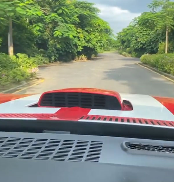 MS Dhoni’s Latest Car: धोनी ने अपने कलेक्शन में जोड़ी यह विंटेज कार, दिखने में लगती है बेहद शानदार
