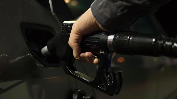 Demand For Fuel Continue To Fall: तेल की मांग में गिरावट जारी, उत्पादन क्षमता कम करेगी आईओसी