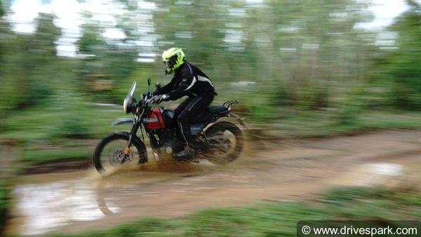 Royal Enfield Himalayan BS6 Review In Hindi: रॉयल एनफील्ड हिमालयन बीएस6 रिव्यू राइडिंग अनुभव फीचर्स परफॉर्मेंस जानकारी