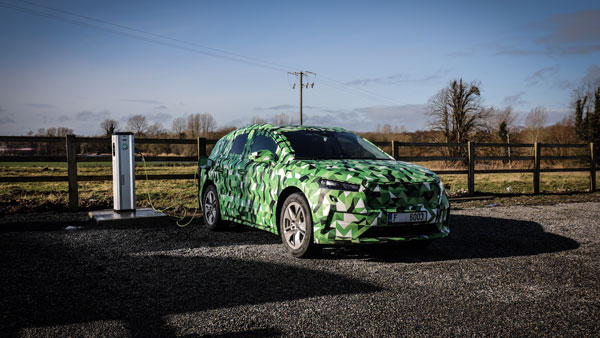 Skoda Enyaq iV Official Teaser: स्कोडा ने जारी किया इनयाक इलेक्ट्रिक एसयूवी का टीजर