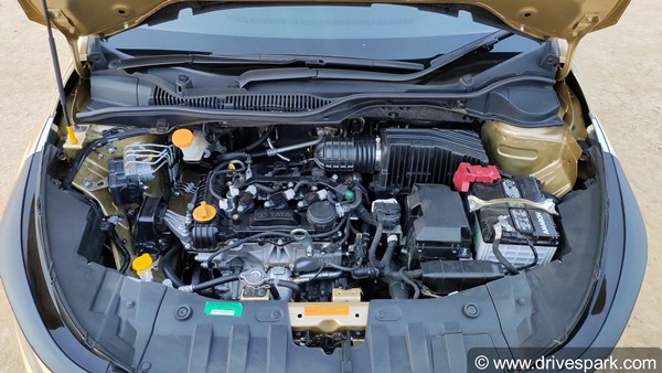 Tata Altroz Turbo Spied: टाटा अल्ट्रोज टर्बो-पेट्रोल वैरिएंट टेस्टिंग करते आई नजर