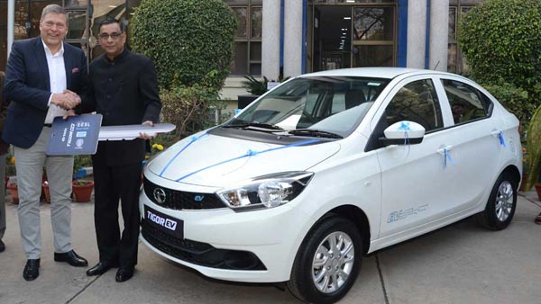 Tata Tigor EV Delivered: टाटा मोटर्स ने आयुष मंत्रालय को डिलीवर की टिगोर इलेक्ट्रिक कारें