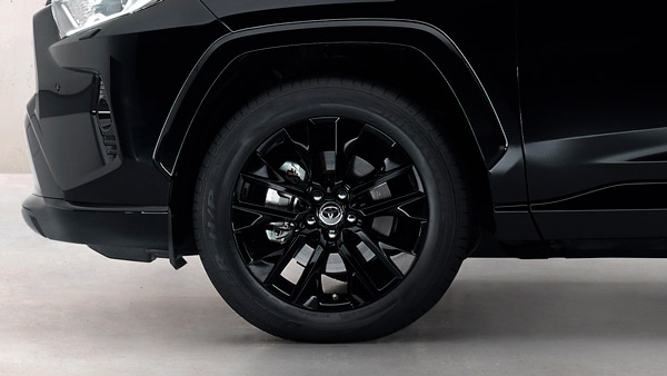 Toyota RAV4 Soon To Launch: टोयोटा आरएवी4 जल्द होगी लाॅन्च, जानिये इस एसयूवी के फीचर्स