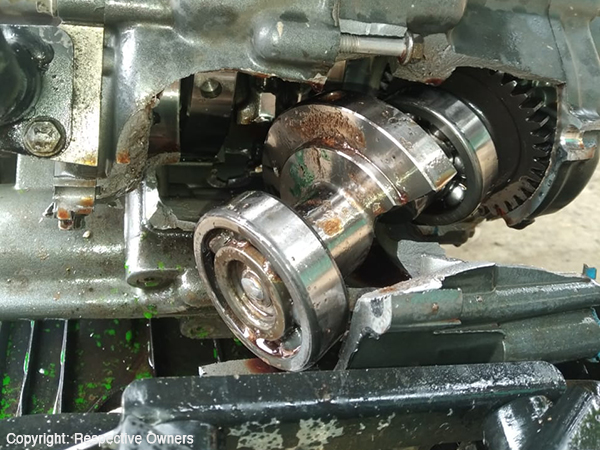 KTM Duke 390 Engine Case Breaks: केटीएम ड्यूक 390 का इंजन केस टूटा, जानें कैसे