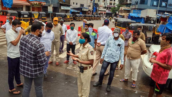 Ravindra Jadeja Argue With Woman Cop Over Mask: रविंद्र जडेजा कार से कर रहे थे सफर, महिला कांस्टेबल से मास्क को लेकर हुई बहस
