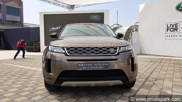 Nithin Gifts A Range Rover To Director: इस एक्टर ने अपने फिल्म डायरेक्टर को गिफ्ट की रेंज रोवर एसयूवी