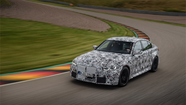 BMW M3 Bright Green Teaser: बीएमडब्ल्यू एम3 का नया टीजर जारी, नए हरे रंग में होगी पेश