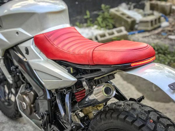 Bajaj Pulsar NS200 Modified: बजाज पल्सर एनएस200 को दिया स्क्रैम्बलर लुक, दिख रही शानदार