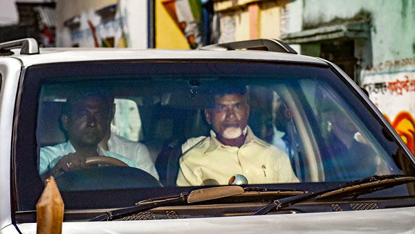 Chandrababu Naidu’s Car Escapes Collision: चंद्रबाबू नायडू की कार के साथ होने वाला था कुछ ऐसा, देखें