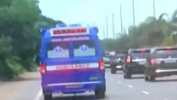 AP Chief Minister Convoy Gives Way For Ambulance: आंध्र प्रदेश के मुख्यमंत्री जगन रेड्डी के काफिले ने एम्बुलेंस को दी जगह देखें वीडियो