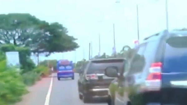 AP Chief Minister Convoy Gives Way For Ambulance: आंध्र प्रदेश के मुख्यमंत्री जगन रेड्डी के काफिले ने एम्बुलेंस को दी जगह देखें वीडियो
