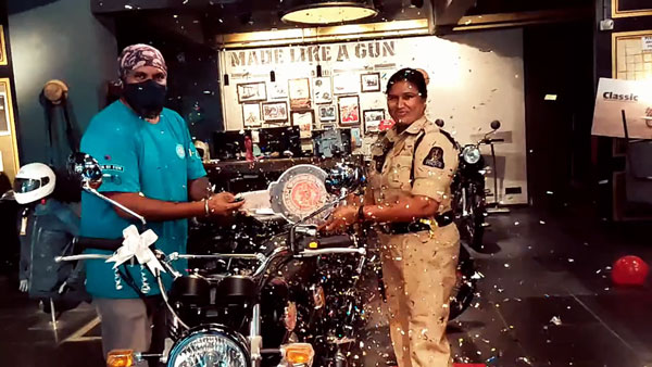 Cop Buys Royal Enfield Interceptor 650: महिला पुलिस खरीदी रॉयल एनफील्ड बाइक कारण