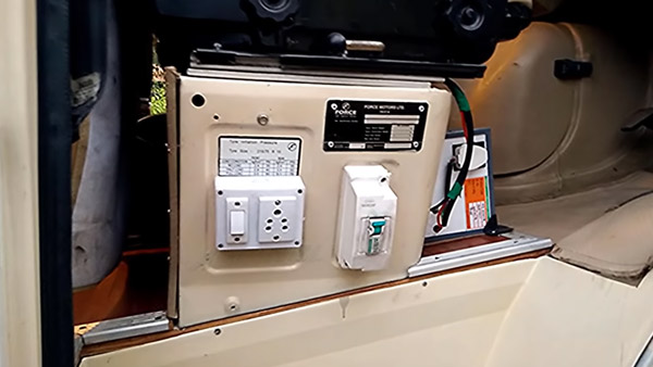 Force Traveller Modification: फोर्स ट्रैवलर को ऐसा किया मॉडिफाई, लिमोजिन भी हो जायेगी फेल Force Traveller Modification. फोर्स ट्रैवलर देश भर में फैमिली के साथ घूमने के लिए खूब उपयोग की जाती है, इस वा