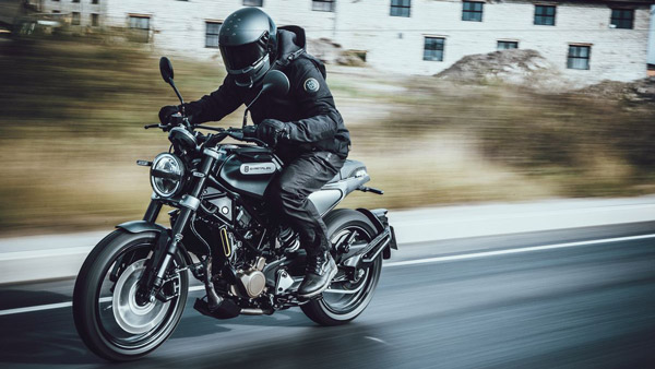 Husqvarna August 2020 Sales Report: हस्कवरना ने अगस्त में बेचे 1,775 बाइक, जानें क्या हैं आंकड़े