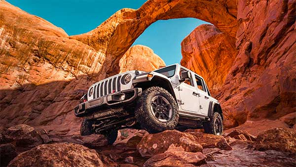 Jeep Wrangler Hybrid: जीप रैंगलर हाइब्रिड वर्जन जल्द होगी लाॅन्च, जानें क्या होंगे फीचर्स
