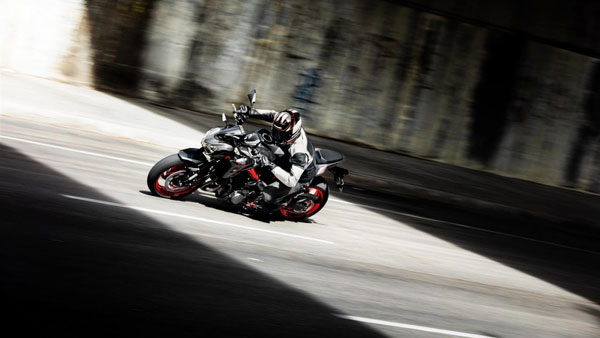 2020 Kawasaki Z900 Launched: बीएस6 कावासाकी जेड900 हुई लॉन्च, जानें क्या है कीमत