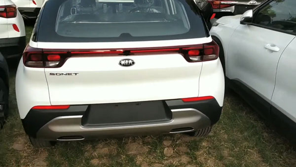 Kia Sonet HTK+ Arrives A Dealer Yard: किया सॉनेट एचटीके+ मिड वैरिएंट पहुँची डीलर यार्ड, देखें वीडियो