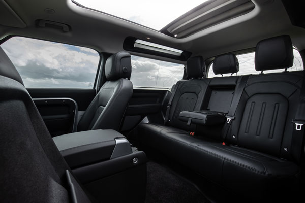 Land Rover Defender India Launch Details: नई लैंड रोवर डिफेंडर भारत में 15 अक्टूबर को होगी लॉन्च, जानें