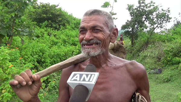 बिहार के लौंगी भुइयां को ट्रैक्टर गिफ्ट करेंगे आनंद महिंद्रा, कहा- मेरे लिए है गर्व की बात