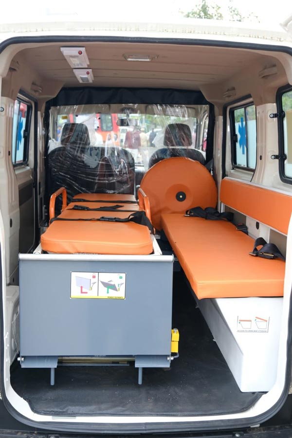 Karnataka Air Ambulance Service: अब एयर एम्बुलेंस कोविड-19 मरीजों को जल्द पहुंचाएगी अस्पताल बैंगलोर