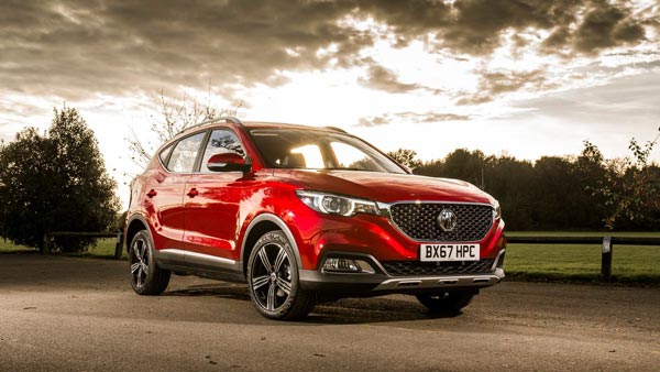 MG ZS Petrol Spied: एमजी जेडएस पेट्रोल भारत में टेस्टिंग करते आई नजर, जानें