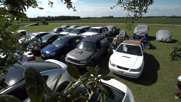 YouTuber Giving Away 40 Cars: यह यूट्यूबर अपने फैन्स को बाँट रहा 40 कार, जानें क्यों