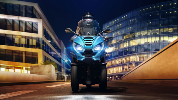 Peugeot Metropolis Maxi Scooter: प्यूजो ने की तीन पहियों वाली स्कूटर लाॅन्च, आनंद महिंद्रा ने कहा ऐसा