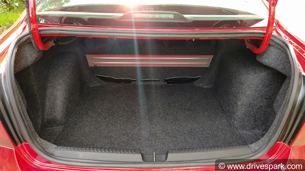 Skoda Rapid TSI Monte Carlo Edition Review: स्कोडा रैपिड टीएसआई मोंटे कार्लो एडिशन रिव्यू