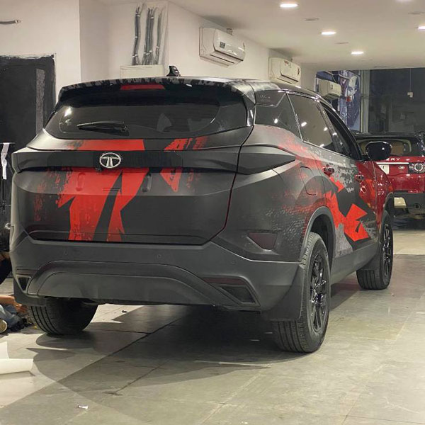 Tata Harrier Modification: टाटा हैरियर का नए पेंट मे रफ एंड टफ लुक है लाजवाब, देखें तस्वीरें