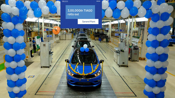 Tata Tiago 3 Lakh Unit Rolled Out: टाटा टियागो के 3 लाख यूनिट का उत्पादन सानंद प्लांट में हुआ पूरा