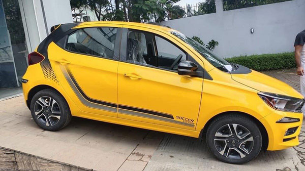 Tata Tiago Soccer Edition: टाटा टियागो का यह खास एडिशन डीलरशिप में आया नजर