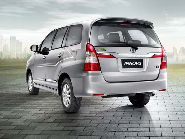 Toyota Innova Driven 10 Lakh Km: यह है देश की पहली टोयोटा इनोवा जो, चली है 10 लाख किमी