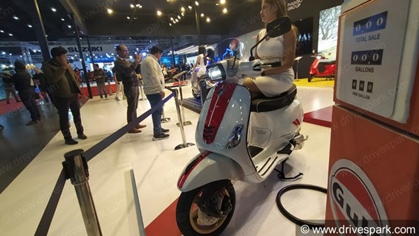 Vespa Racing Sixties Edition Launched: वेस्पा रेसिंग सिक्सटीज एडिशन भारत में लॉन्च, जानें कीमत