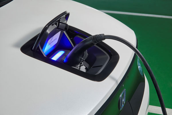 New Battery Technology: नई बैटरी तकनीक से 6 मिनट में 90 प्रतिशत चार्ज होगी ईवी कार की बैटरी