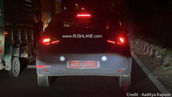 2020 Hyundai i20 Spotted Testing: नई हुंडई आई20 रात में टेस्टिंग करते आई नजर, देखें