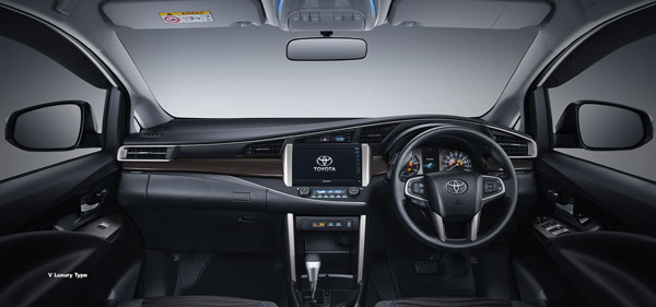 Toyota Innova Crysta Facelift Revealed: टोयोटा इनोवा क्रिस्टा फेसलिफ्ट का हुआ खुलासा, लॉन्च जल्द