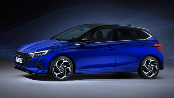 2020 Hyundai i20 Spotted Testing: नई हुंडई आई20 रात में टेस्टिंग करते आई नजर, देखें
