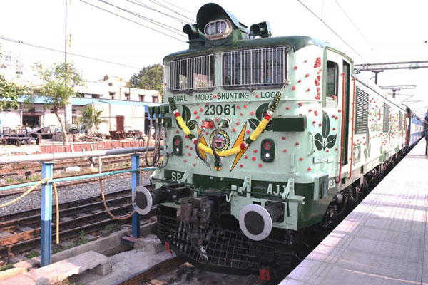 Battery Operated Rail Engine: बैटरी से चलने वाली रेल इंजन हुई शुरू, फुल चार्ज में चलती है 60 किमी