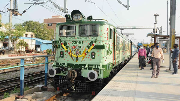 Battery Operated Rail Engine: बैटरी से चलने वाली रेल इंजन हुई शुरू, फुल चार्ज में चलती है 60 किमी