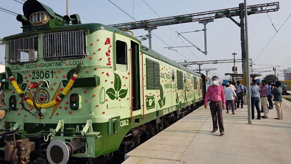 Battery Operated Rail Engine: बैटरी से चलने वाली रेल इंजन हुई शुरू, फुल चार्ज में चलती है 60 किमी