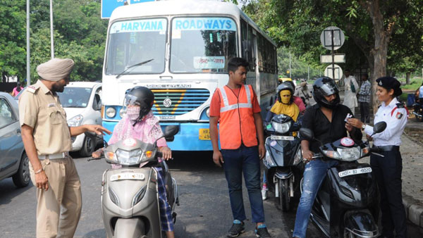 Motor Vehicle Act: ट्रैफिक पुलिस से की बदतमीजी तो जब्त होगा लाइसेंस, लागू हुआ नया नियम