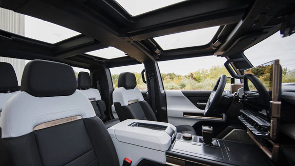 GMC Hummer EV Unveiled: जीएमसी की हमर ईवी का हुआ खुलासा, सबसे ताकतवर इलेक्ट्रिक एसयूवी