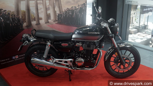Honda H’Ness CB 350 Delivery: होंडा हाईनेस सीबी 350 की डिलीवरी हुई शुरू, देखें तस्वीरें