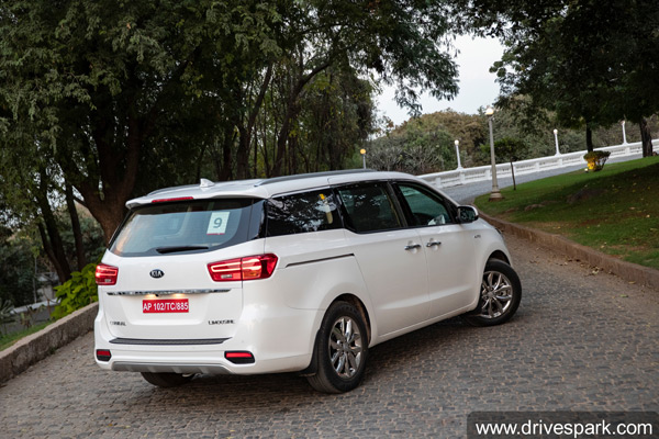 Kia Carnival Offers Oct 2020: किया कार्निवल पर मिल रहा है 1.56 लाख तक का लाभ, जानें
