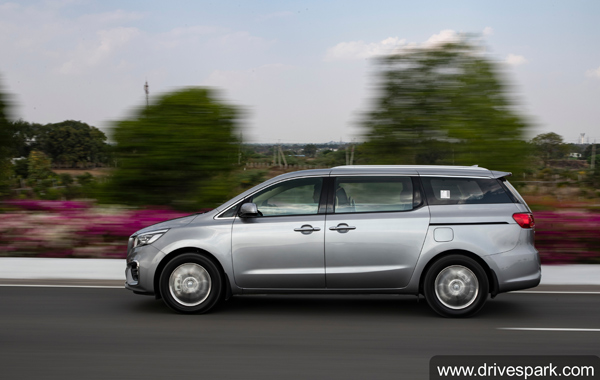 Kia Carnival Offers Oct 2020: किया कार्निवल पर मिल रहा है 1.56 लाख तक का लाभ, जानें