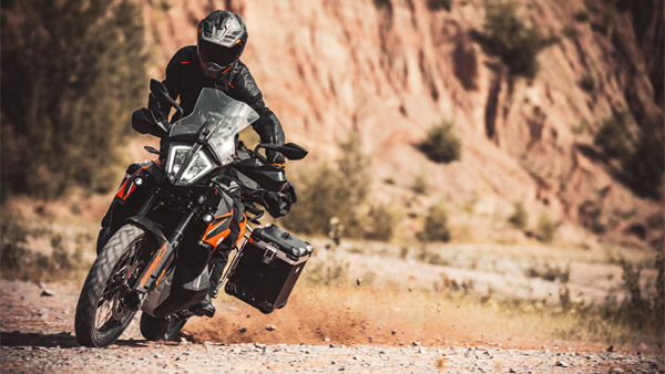 KTM Adventure 890 Unveiled: केटीएम एडवेंचर 890 हुई पेश, होगी परफेक्ट टूअरर बाइक